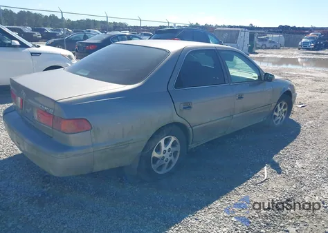 2001 Toyota Camry Le z USA, uszkodzony, nr VIN 4T1BG22KX1U024018